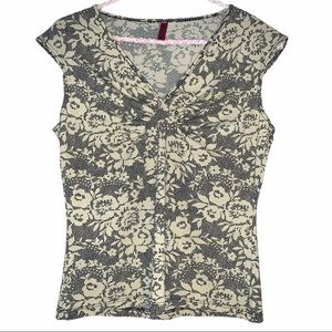 Sweet Baby Jane Floral Flattering Slimming Top